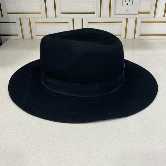 Roots  Black 100% Wool Hat - Picture 6 of 14